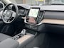 Volvo XC90 2.0 T8 Plug-in hybrid AWD Plus Dark / Luchtvering / Pano. dak / Head-up display / Bowers & Wilkins / 360 camera / Elek. verstelbare stoelen / Voor+achter+stuur verwarmd / Keyless /