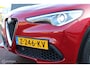 Alfa Romeo Stelvio 2.0 T AWD 281 PK First Edition, Rosso Competizione, Panoramadak, F1 Schakeling, Navi, Donker glas, Pdc voor + achter + camera, Stoel- Stuurverwarming,20 Inch LMV