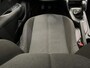 Peugeot 208 Style | Dashboard en deurpanelen in kunststof met carboneffect | Ecoled koplampen | Elektrisch verstelbare en verwarmbare buitenspiegels