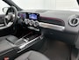 Mercedes-Benz EQB 250+ Business Solution Luxury 71 kWh | Smartphone integratie | Panoramaschuifdak | Sierdelen in Star Pattern | EASY PACK achterklep | Sfeerverlichting | Dodehoekassistent | Stoelverwarming |