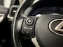 Lexus CT 200h Sport Automaat (APPLE CARPLAY, ALCANTARA, CAMERA, KEYLESS, SPORTSTOELEN, CRUISE, PARKEERSENSOREN, NIEUWSTAAT)