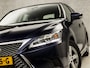 Lexus CT 200h Sport Automaat (APPLE CARPLAY, ALCANTARA, CAMERA, KEYLESS, SPORTSTOELEN, CRUISE, PARKEERSENSOREN, NIEUWSTAAT)