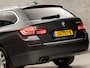 BMW 5-Serie Touring 520i Luxury 184Pk Automaat (VIRTUAL COCKPIT, GROOT NAVI, MEMORY SEATS, LEDER, STOELVERWARMING, SPORTSTOELEN, CAMERA, ELEK ACHTERKLEP, NIEUWSTAAT)