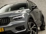 Volvo XC40 1.5 T3 R-Design 157Pk (APPLE CARPLAY, GROOT NAVI, LEDER/ALCANTARA, MEMORY SEATS, STUURWIEL VERWARMD, CAMERA, ADAPTIVE CRUISE, NIEUWSTAAT)