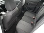 Peugeot 208 Style | Dashboard en deurpanelen in kunststof met carboneffect | Ecoled koplampen | Elektrisch verstelbare en verwarmbare buitenspiegels