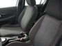 Peugeot 208 Style | Dashboard en deurpanelen in kunststof met carboneffect | Ecoled koplampen | Elektrisch verstelbare en verwarmbare buitenspiegels