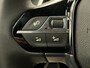 Peugeot 2008 Allure | Advanced Active Safety Brake met camera en radar | Climate Control | Dashboard in zacht materiaal met carboneffect en hoogglans zwarte sierstrip