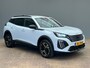 Peugeot 2008 Allure | Advanced Active Safety Brake met camera en radar | Climate Control | Dashboard in zacht materiaal met carboneffect en hoogglans zwarte sierstrip