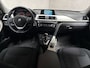 BMW 3-Serie 318i Sportline Automaat (GROOT NAVI, BLACK PACK, CLIMATE, PARKEERSENSOREN, SPORTSTOELEN, LED KOPLAMPEN, CRUISE, NIEUWE APK, NIEUWSTAAT)