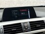 BMW 3-Serie 318i Sportline Automaat (GROOT NAVI, BLACK PACK, CLIMATE, PARKEERSENSOREN, SPORTSTOELEN, LED KOPLAMPEN, CRUISE, NIEUWE APK, NIEUWSTAAT)