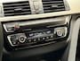BMW 3-Serie 318i Sportline Automaat (GROOT NAVI, BLACK PACK, CLIMATE, PARKEERSENSOREN, SPORTSTOELEN, LED KOPLAMPEN, CRUISE, NIEUWE APK, NIEUWSTAAT)