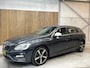 Volvo V60 1.5 T3 Nordic+ R-DESIGN AUTOMAAT STANDKACHEL
