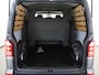 Volkswagen Transporter 2.0 TDI | AUT. | L1 H1 | HIGHLINE | DUBBEL CABINE | NL AUTO | LED KOPLAMPEN | NAVIGATIE | CAMERA | CRUISE CONTROL | 5-ZITS | AIRCO | VOORRUITVERWARMING | SIDE BARS | LICHTMETALEN WIELEN | ACHTERKLEP