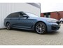 BMW 5-Serie Touring 530e xDrive M-sport | Incl. 12 maanden garantie | Assisted driving | Uitklapbare trekhaak | 360° camera | Apple carplay/Android auto | Stoelverwarming voor + achter | Memory zetel | Harman/Kardon audio |