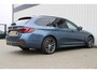 BMW 5-Serie Touring 530e xDrive M-sport | Incl. 12 maanden garantie | Assisted driving | Uitklapbare trekhaak | 360° camera | Apple carplay/Android auto | Stoelverwarming voor + achter | Memory zetel | Harman/Kardon audio |