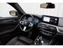 BMW 5-Serie Touring 530e xDrive M-sport | Incl. 12 maanden garantie | Assisted driving | Uitklapbare trekhaak | 360° camera | Apple carplay/Android auto | Stoelverwarming voor + achter | Memory zetel | Harman/Kardon audio |