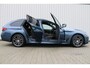 BMW 5-Serie Touring 530e xDrive M-sport | Incl. 12 maanden garantie | Assisted driving | Uitklapbare trekhaak | 360° camera | Apple carplay/Android auto | Stoelverwarming voor + achter | Memory zetel | Harman/Kardon audio |