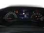 Peugeot 208 Style | Dashboard en deurpanelen in kunststof met carboneffect | Ecoled koplampen | Elektrisch verstelbare en verwarmbare buitenspiegels