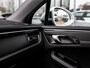 Porsche Macan 2.0 | PASM LUCHTVERING | PANORAMA/SCHUIF-KANTELDAK | 20 INCH | ACHTERUITRIJCAMERA | ADAPTIEVE CRUISE CONTROL | ELEKTRISCHE TREKHAAK | DOLOMIETZILVER | STOELVERWARMING | ACHTERBANKVERWARMING |