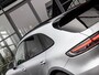 Porsche Macan 2.0 | PASM LUCHTVERING | PANORAMA/SCHUIF-KANTELDAK | 20 INCH | ACHTERUITRIJCAMERA | ADAPTIEVE CRUISE CONTROL | ELEKTRISCHE TREKHAAK | DOLOMIETZILVER | STOELVERWARMING | ACHTERBANKVERWARMING |