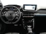 Peugeot 208 GT | Armsteunen op de voorportieren bekleed met kunstleder met groen sierstiksel (GT-Line) | Climate Control | Dashboard en deurpanelen in kunststof met carboneffect