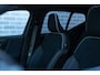 Volvo XC40 Plug-in hybrid T4 Ultimate Dark | Trekhaak | Panoramadak | 360° camera | Harman Kardon audio | Adaptive cruise control | Navigatie | Stoel- en stuurverwarming | Apple Carplay / Android Auto | Elektrische stoelverstelling |