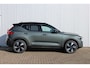 Volvo EX40 Single Motor Extended Range Ultra 82 kWh | Lichtmetalen Velgen 5-Spaaks 19" | Dawn Fusion Microtech/Textiel Bekleding | Rondomzicht Camera | Voorstoelen & Stuurwiel Verwarmd | Verwarmbare Achterbank | Extra Getint Glas | Geluidsinstalatie Harman/ Kardon | Elektrische Stoelen Met Geheugen | Warmtepomp