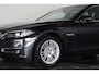 BMW 5-Serie Touring 520i Luxury Edition / Panorama / Leder / LED / Memory