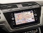 Volkswagen Touran 1.4 TSI Highline 7 Persoons 150Pk Automaat (APPLE CARPLAY, GROOT NAVI, CLIMATE, STOELVERWARMING, SPORTSTOELEN, PARKEERSENSOREN, ADAPTIVE CRUISE, TREKHAAK, NIEUWSTAAT)