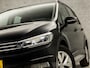 Volkswagen Touran 1.4 TSI Highline 7 Persoons 150Pk Automaat (APPLE CARPLAY, GROOT NAVI, CLIMATE, STOELVERWARMING, SPORTSTOELEN, PARKEERSENSOREN, ADAPTIVE CRUISE, TREKHAAK, NIEUWSTAAT)