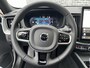 Volvo XC60 2.0 T8 Plug-in hybrid AWD Ultra Black Edition | Facelift | Adaptieve Cruise Control | Panoramadak | Head-Up Display | Harman Kardon Audio | Stoel-/Stuurverwarming | 360° Parkeercamera | Dodehoek Detectie |