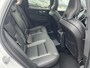 Volvo XC60 2.0 T8 Plug-in hybrid AWD Ultra Black Edition | Facelift | Adaptieve Cruise Control | Panoramadak | Head-Up Display | Harman Kardon Audio | Stoel-/Stuurverwarming | 360° Parkeercamera | Dodehoek Detectie |