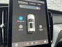 Volvo XC60 2.0 T8 Plug-in hybrid AWD Ultra Black Edition | Facelift | Adaptieve Cruise Control | Panoramadak | Head-Up Display | Harman Kardon Audio | Stoel-/Stuurverwarming | 360° Parkeercamera | Dodehoek Detectie |