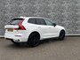 Volvo XC60 2.0 T8 Plug-in hybrid AWD Ultra Black Edition | Facelift | Adaptieve Cruise Control | Panoramadak | Head-Up Display | Harman Kardon Audio | Stoel-/Stuurverwarming | 360° Parkeercamera | Dodehoek Detectie |