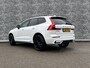Volvo XC60 2.0 T8 Plug-in hybrid AWD Ultra Black Edition | Facelift | Adaptieve Cruise Control | Panoramadak | Head-Up Display | Harman Kardon Audio | Stoel-/Stuurverwarming | 360° Parkeercamera | Dodehoek Detectie |