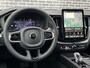 Volvo XC60 2.0 T8 Plug-in hybrid AWD Ultra Black Edition | Adaptieve Cruise Control | Panoramadak | Head-Up Display | Harman Kardon Audio | Stoel-/Stuurverwarming | 360° Parkeercamera | Dodehoek Detectie |