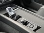Volvo XC60 2.0 T8 Plug-in hybrid AWD Ultra Black Edition | Adaptieve Cruise Control | Panoramadak | Head-Up Display | Harman Kardon Audio | Stoel-/Stuurverwarming | 360° Parkeercamera | Dodehoek Detectie |