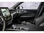 Volvo XC60 2.0 T8 Plug-in hybrid AWD Ultra Black Edition | Facelift | Adaptieve Cruise Control | Panoramadak | Head-Up Display | Harman Kardon Audio | Stoel-/Stuurverwarming | 360° Parkeercamera | Dodehoek Detectie |