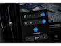 Volvo XC60 2.0 T8 Plug-in hybrid AWD Ultra Black Edition | Facelift | Adaptieve Cruise Control | Panoramadak | Head-Up Display | Harman Kardon Audio | Stoel-/Stuurverwarming | 360° Parkeercamera | Dodehoek Detectie |