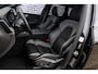 Volvo XC60 2.0 T8 Plug-in hybrid AWD Ultra Black Edition | Facelift | Adaptieve Cruise Control | Panoramadak | Head-Up Display | Harman Kardon Audio | Stoel-/Stuurverwarming | 360° Parkeercamera | Dodehoek Detectie |