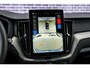 Volvo XC60 2.0 T8 Plug-in hybrid AWD Ultra Black Edition | Adaptieve Cruise Control | Panoramadak | Head-Up Display | Harman Kardon Audio | Stoel-/Stuurverwarming | 360° Parkeercamera | Dodehoek Detectie |