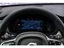 Volvo XC60 2.0 T8 Plug-in hybrid AWD Ultra Black Edition | Facelift | Adaptieve Cruise Control | Panoramadak | Head-Up Display | Harman Kardon Audio | Stoel-/Stuurverwarming | 360° Parkeercamera | Dodehoek Detectie |