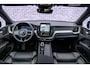 Volvo XC60 2.0 T8 Plug-in hybrid AWD Ultra Black Edition | Facelift | Adaptieve Cruise Control | Panoramadak | Head-Up Display | Harman Kardon Audio | Stoel-/Stuurverwarming | 360° Parkeercamera | Dodehoek Detectie |