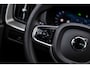 Volvo XC60 2.0 T8 Plug-in hybrid AWD Ultra Black Edition | Facelift | Adaptieve Cruise Control | Panoramadak | Head-Up Display | Harman Kardon Audio | Stoel-/Stuurverwarming | 360° Parkeercamera | Dodehoek Detectie |