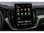 Volvo XC60 2.0 T8 Plug-in hybrid AWD Ultra Black Edition | Facelift | Adaptieve Cruise Control | Panoramadak | Head-Up Display | Harman Kardon Audio | Stoel-/Stuurverwarming | 360° Parkeercamera | Dodehoek Detectie |