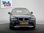 BMW X1 SDrive20i Automaat * Origineel Nederlands * Trekhaak Panoramadak Cruise Climate-control Camera Navigatie