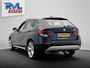 BMW X1 SDrive20i Automaat * Origineel Nederlands * Trekhaak Panoramadak Cruise Climate-control Camera Navigatie