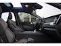 Volvo XC60 2.0 T6 Plug-in hybrid AWD Ultra Black Edition | Adaptive Cruise & Pilot Assist | Panoramisch Schuif-/Kanteldak | 360-Camera | Harman Kardon Premium Audio | Draadloze Telefoonlader