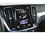 Volvo V60 2.0 B3 R-Design Automaat, Navigatie, Applecarpl./Andr. Auto, Climate/Cruise Control, Elektr. Stoelen, Dodehoek detectie, Luxe lederen bekleding, Elektr. Achterklep