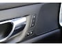 Volvo V60 2.0 B3 R-Design Automaat, Navigatie, Applecarpl./Andr. Auto, Climate/Cruise Control, Elektr. Stoelen, Dodehoek detectie, Luxe lederen bekleding, Elektr. Achterklep